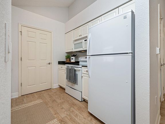 5th image of 4270 Calinda Ln APT 358