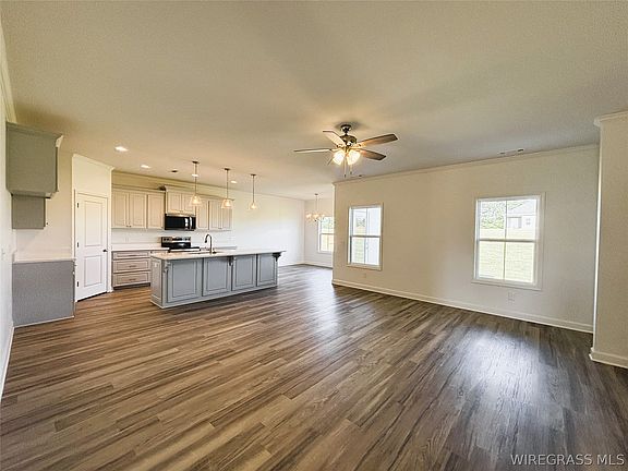 5th image of 163 Montavello St