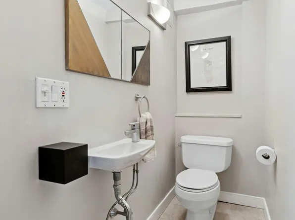 383 Grand Street image 11 of 11