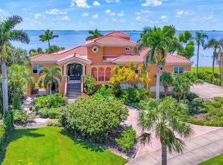 2708 Bay Dr, Bradenton, FL 34207