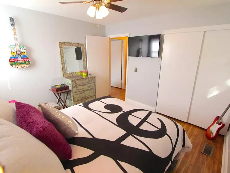 565 Whispering Hills Dr — Photo 8
