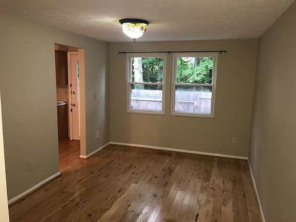 5th image of 869 Woodlyn Dr S