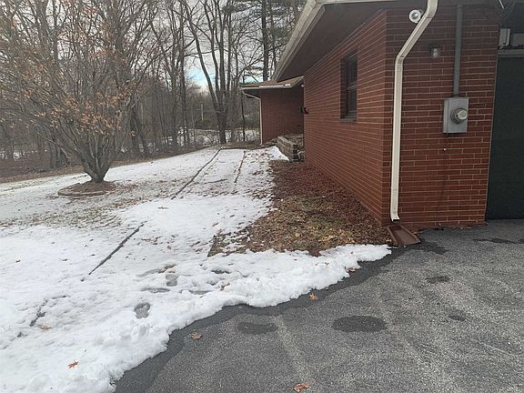 2nd image of 20 Hill And Hollow Rd