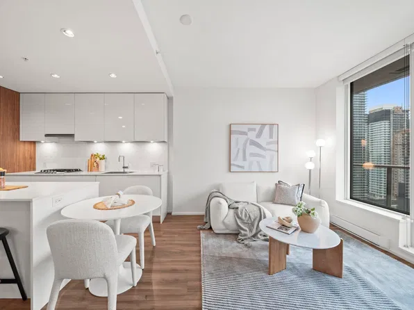 4650 Brentwood Blvd #2208, Burnaby, BC V5C 0M3