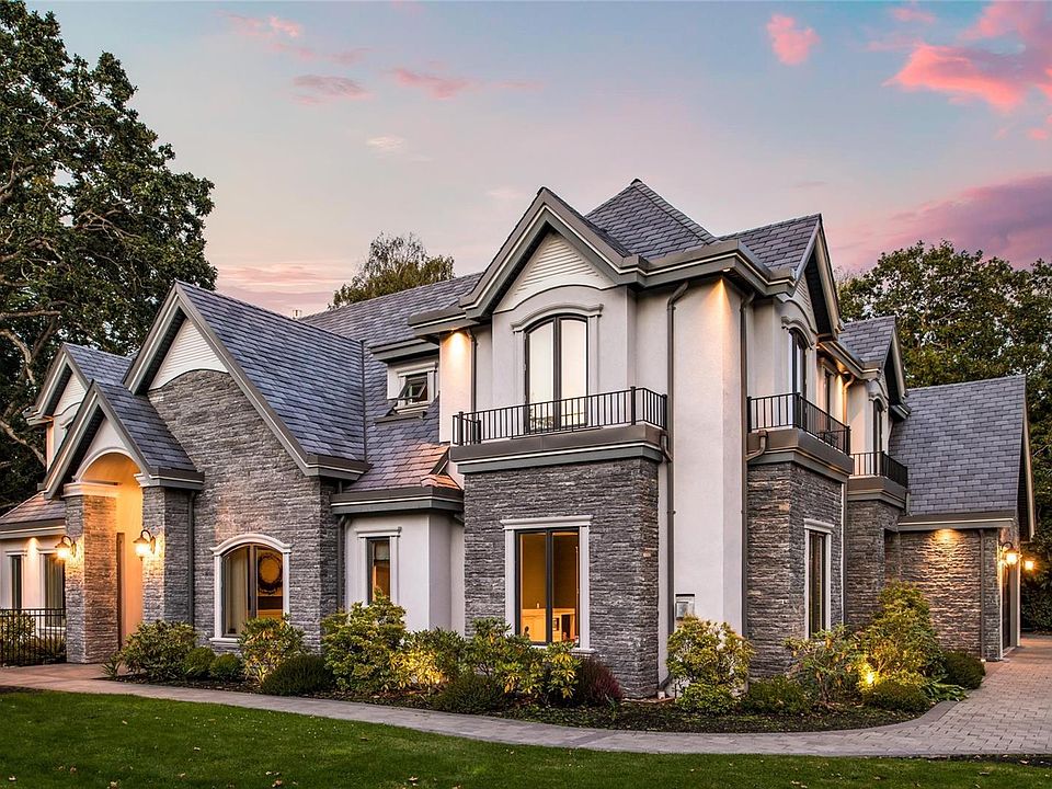 2810 Lansdowne Rd, Victoria, BC V8R 3P9 MLS 920032 Zillow