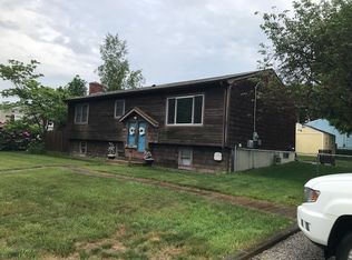 631 Forbes St, Riverside, RI 02915