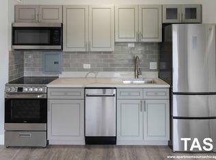 7710 N Sheridan Rd APT 201, Chicago, IL 60626