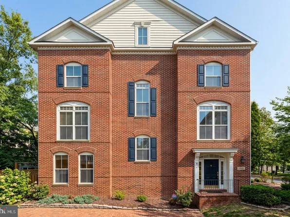 5256 Bessley Pl, Alexandria, VA 22304