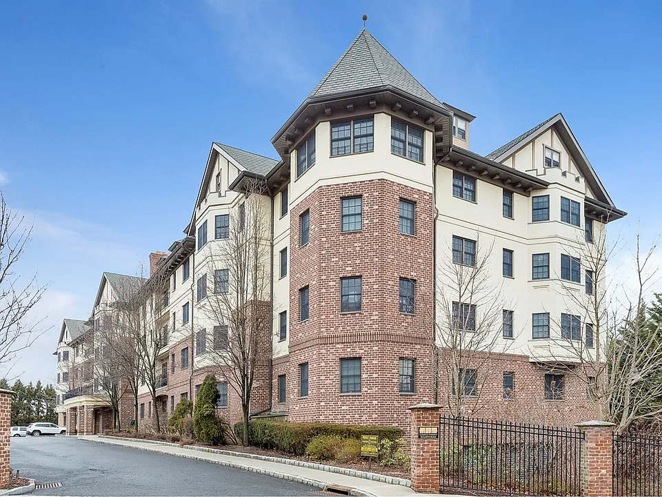 Scarsdale Commons