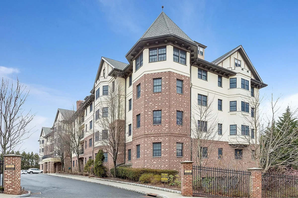 Building Photo - Scarsdale Commons