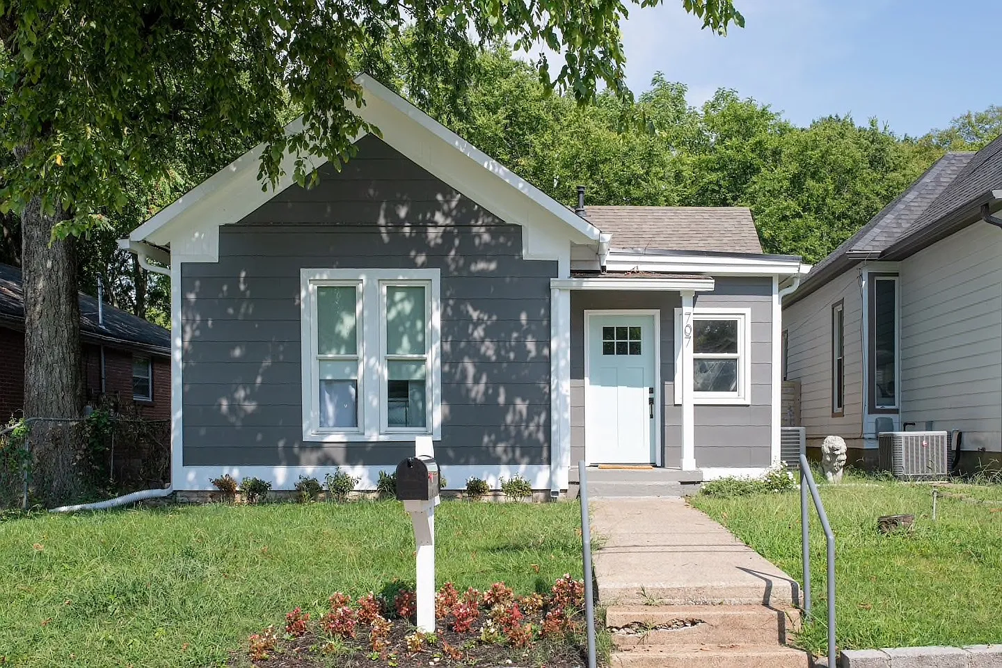 3 bed, 1300 sqft, $2,900 — Photo 1