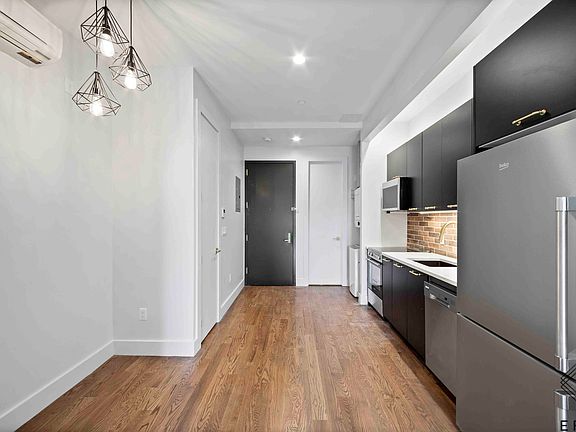 3rd image of 101 Varet St #3F