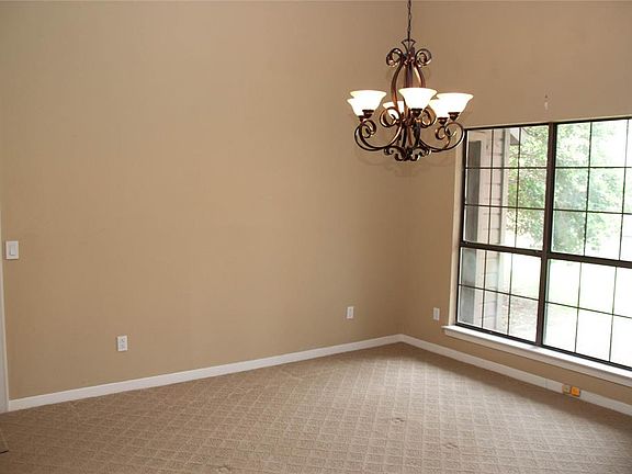 4th image of 14919 Cypress Hills Dr