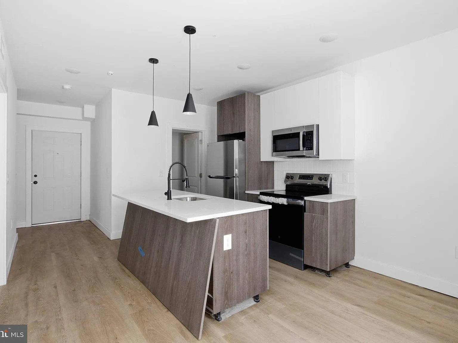 2 bed, $2,200 — Photo 2