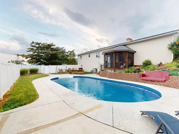 429 Ellifritz Ln, Keyser, WV 26726