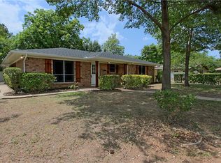 321 Shelly Cir, Irving, TX 75061