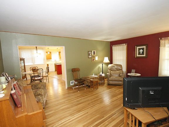 2nd image of 316 W Caledonia Ave