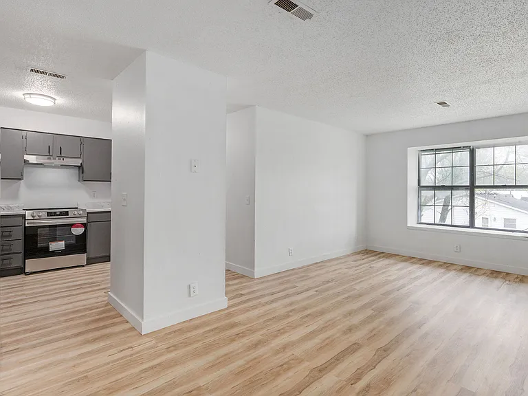 1221 S Park Ave #15 — Photo 7