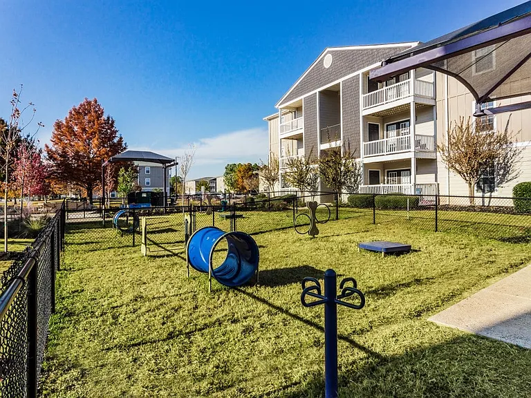 Reserve at Gulf Hills Apartment Homes — Photo 32