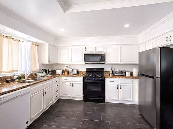 4th image of 2111 W Avenue P8