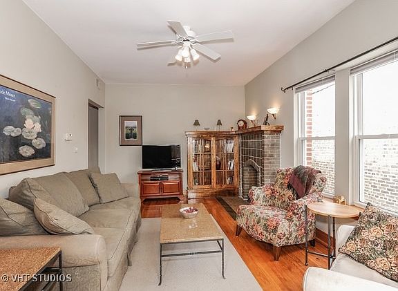 3rd image of 926 W Windsor Ave #3S