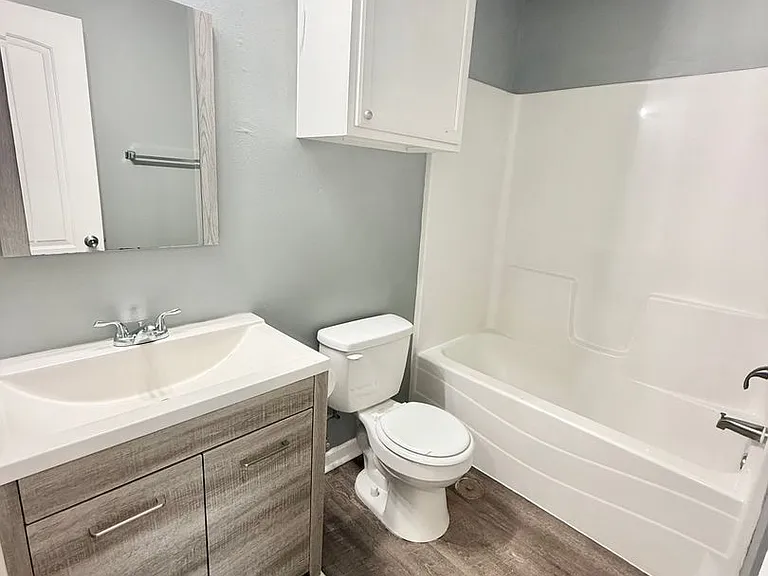 700 W Upshur Ave — Photo 8