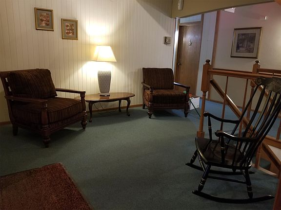 5th image of 420 W Grand Ave APT 207