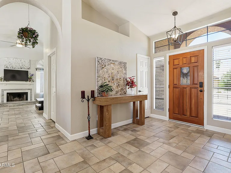 8875 S Ash Ave — Photo 3