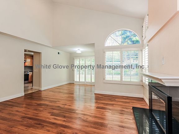 5th image of 207 S Dove St