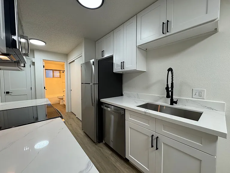 Avia Apartments | Renovated Homes in Seattle's Greenwood Neighborhood | 1 MONTH FREE!! — Photo 9