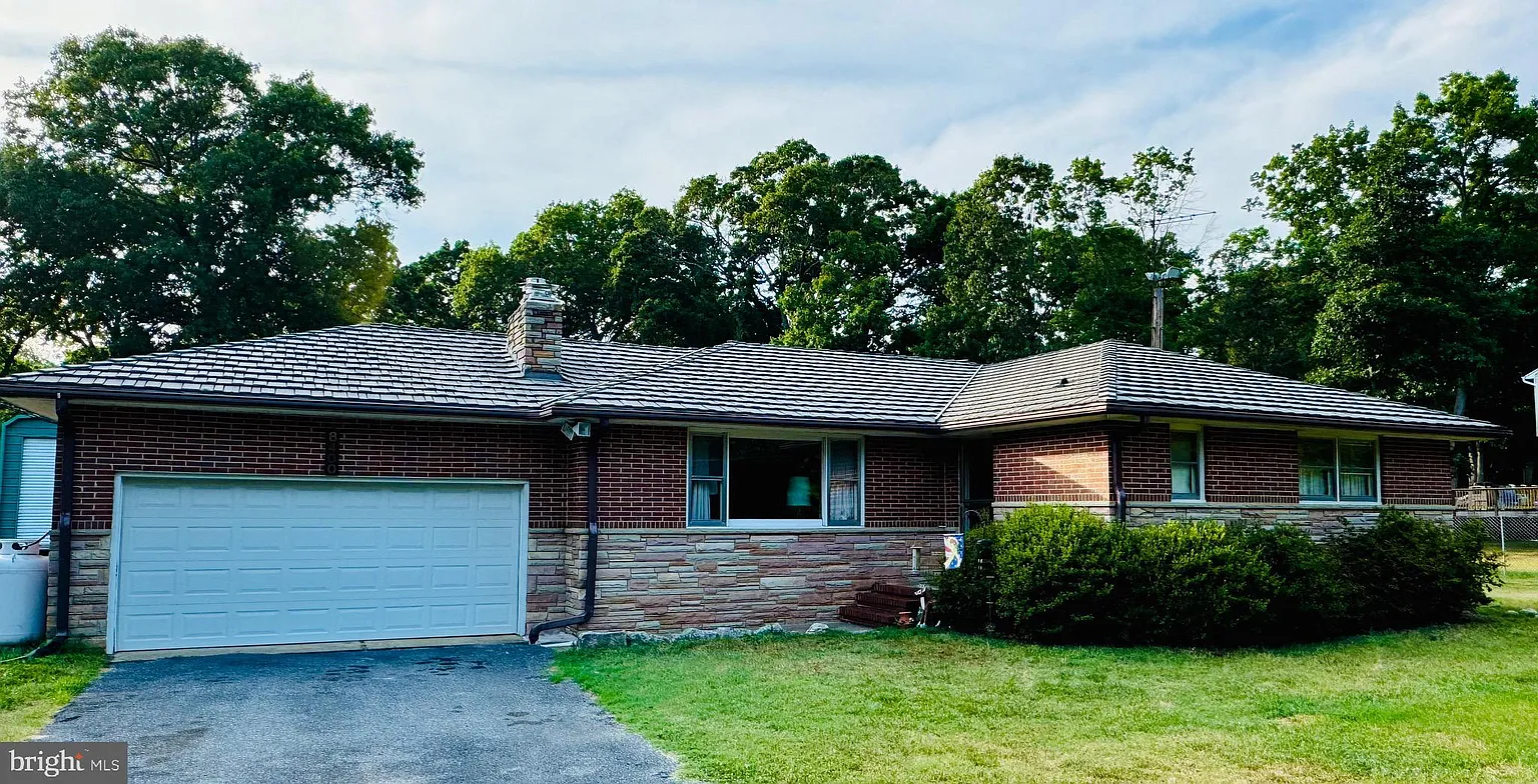 8400 Maryland Rd photo 1