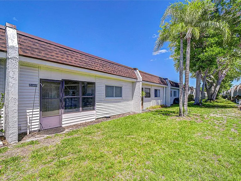 13870 Oakwood Ln — Photo 27