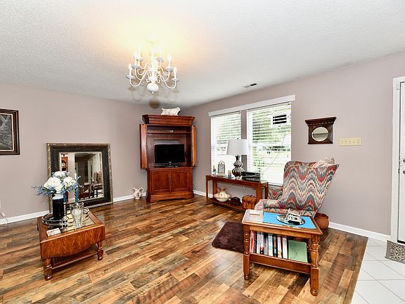 3rd image of 19322 Tradewinds Dr