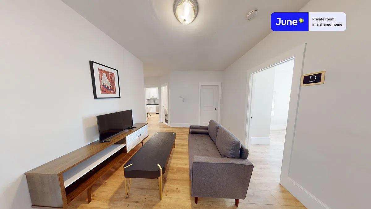 1682 Commonwealth Ave — Photo 2