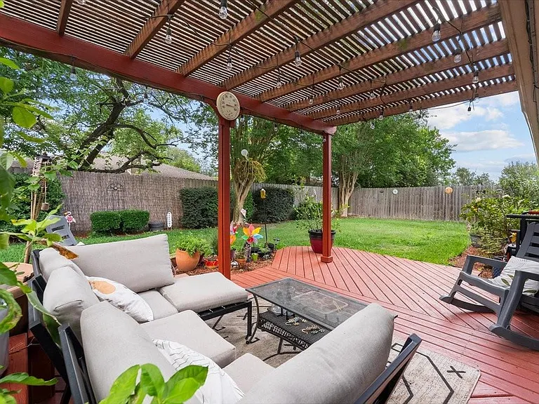 883 Silverpines Rd — Photo 26
