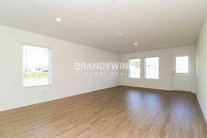 1432 Silver Oak Ln — Photo 4