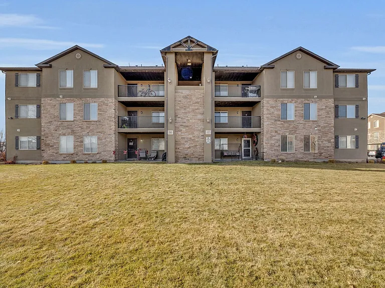 3585 E Rock Creek Rd #E8 — Photo 19