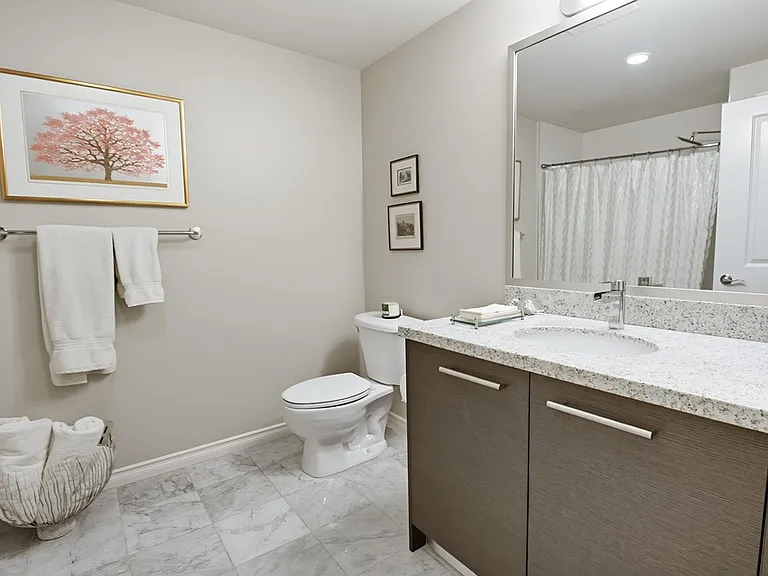 1431 Pac Hwy #415 — Photo 41