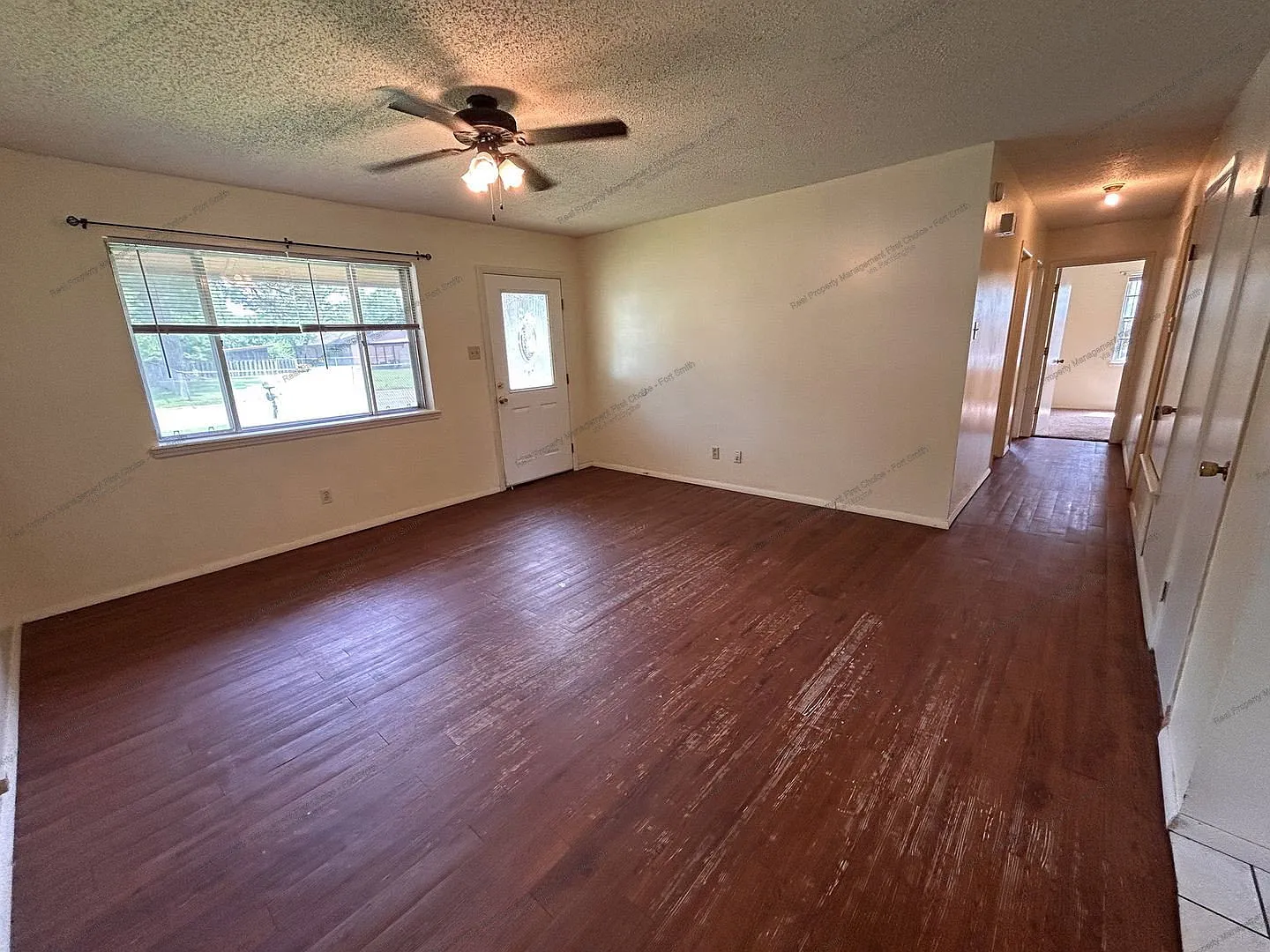 3 bed, 1.5 bath, 1179 sqft, $950 — Photo 3