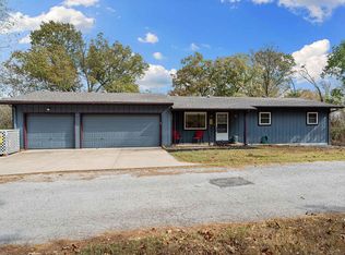 104 Circle Dr, Anderson, MO 64831