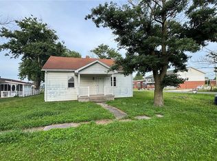 101 Walnut St, Kane, IL 62054