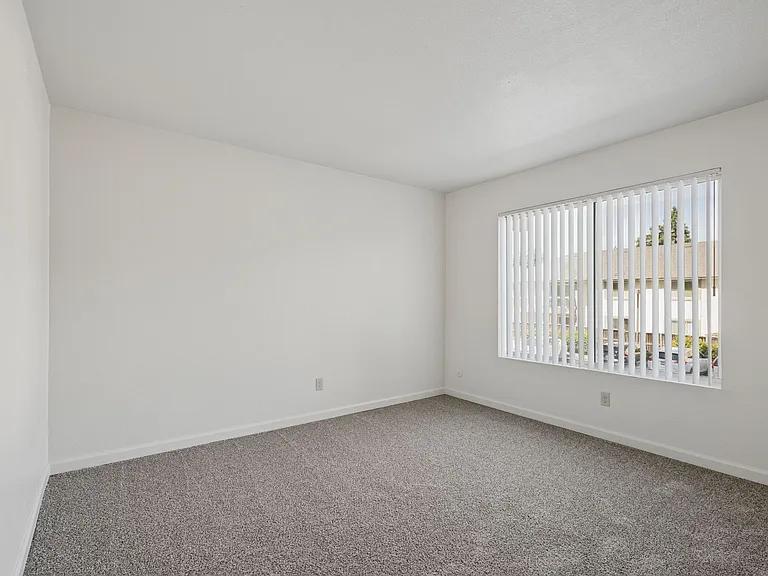 2950 Portage Bay — Photo 50
