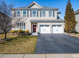 6 Crocus Ct, Piscataway, NJ 08854
