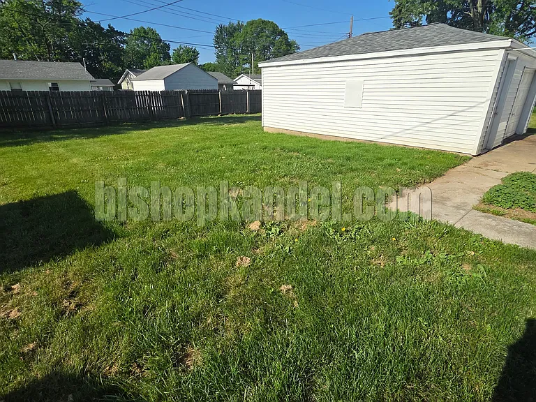 1123 Brenda Ct — Photo 14
