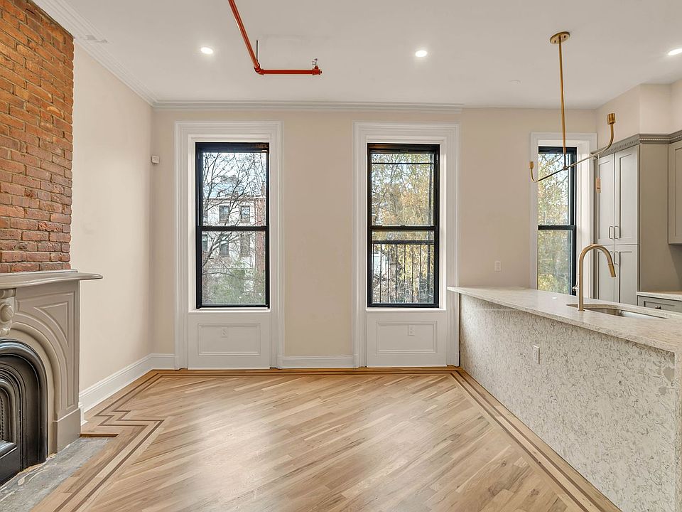 1st image of 416A Grand Ave #2
