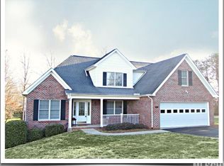 1634 Brookstone Dr, Hickory, NC 28602