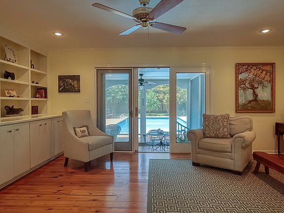 3rd image of 2604 Mayfield Ave