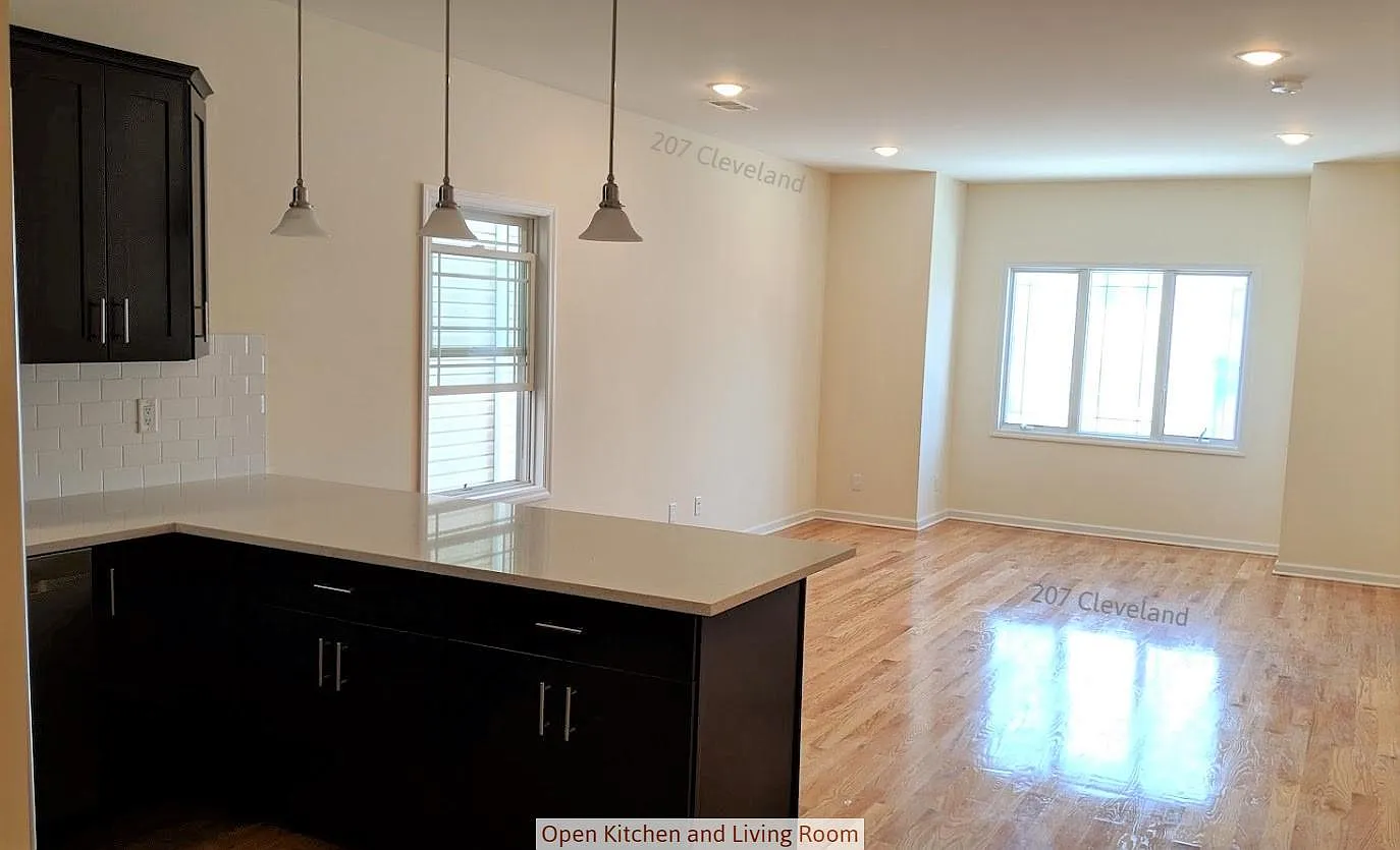 207 Cleveland Ave — Photo 3