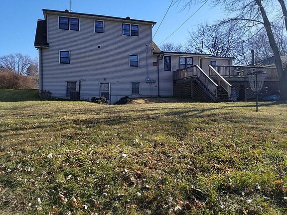 4th image of 1645 Earl Dr
