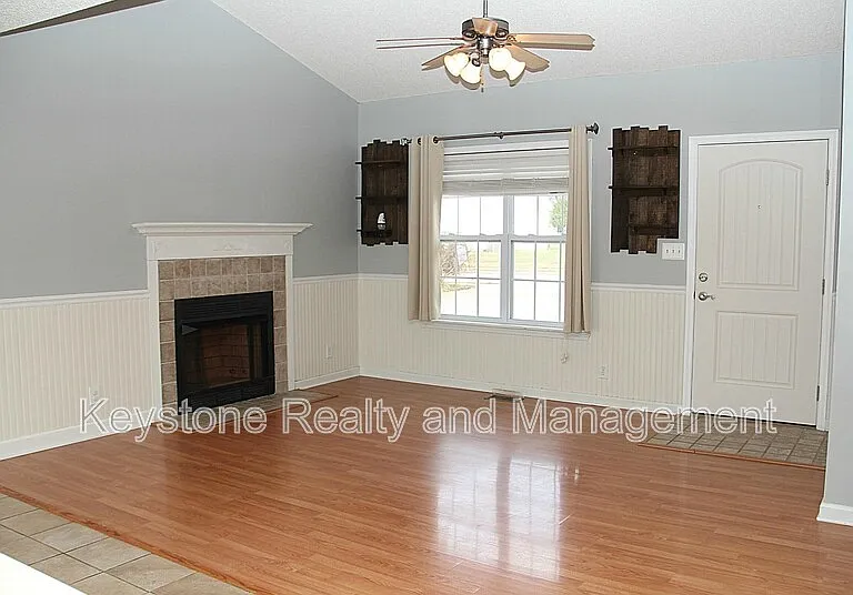 3826 Angelise Ln — Photo 3